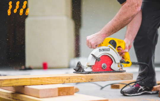 Как выбрать торцовочную пилу для дома?